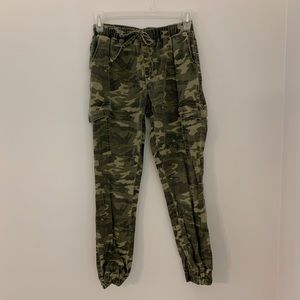 Almost Famous Camouflage Cotton Joggers / S